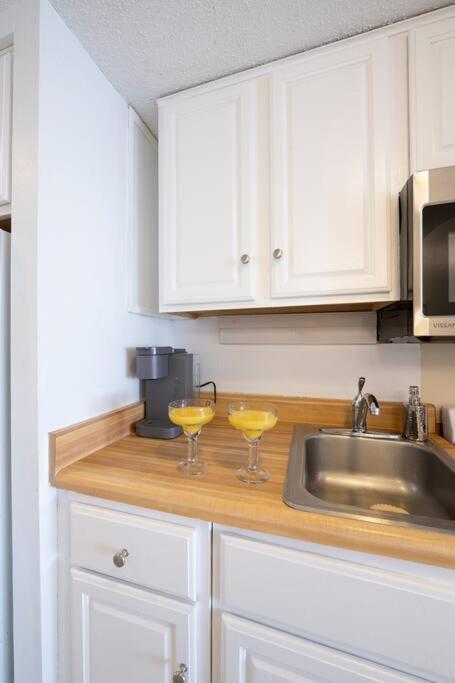 Royal Retreat-Amazing View-King Bed-1 Bedroom-Full Kitchen-Free Parking-Self Check-In Myrtle Beach Bagian luar foto