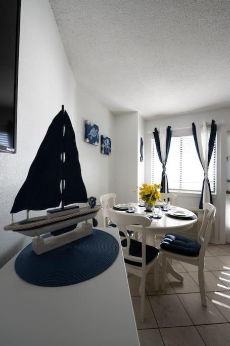 Royal Retreat-Amazing View-King Bed-1 Bedroom-Full Kitchen-Free Parking-Self Check-In Myrtle Beach Bagian luar foto