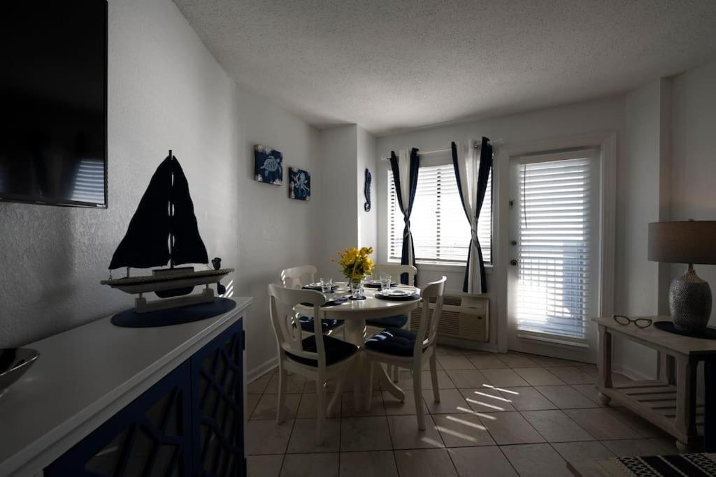 Royal Retreat-Amazing View-King Bed-1 Bedroom-Full Kitchen-Free Parking-Self Check-In Myrtle Beach Bagian luar foto