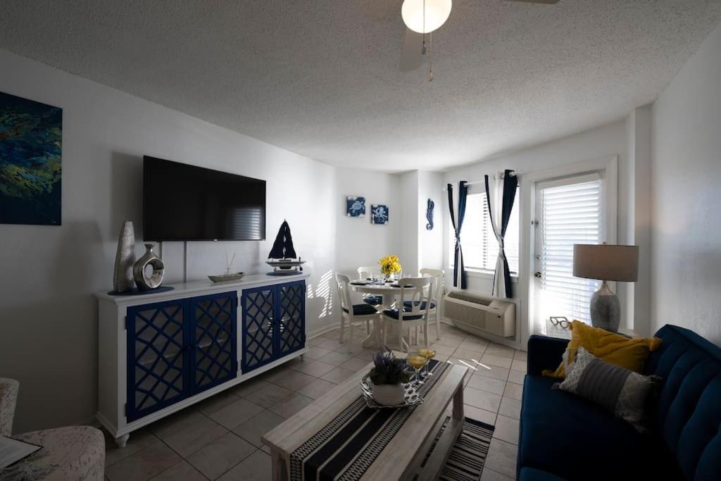 Royal Retreat-Amazing View-King Bed-1 Bedroom-Full Kitchen-Free Parking-Self Check-In Myrtle Beach Bagian luar foto